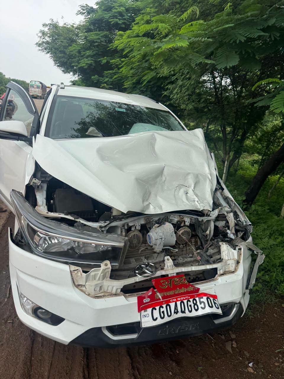 Raipur-Janjgir Accident News: सिमगा के पास जांजगीर चांपा जिला पंचायत अध्यक्ष की कार का एक्सीडेंट, सत्यलता मिरी और पति आनंद मिरी बाल-बाल बचे