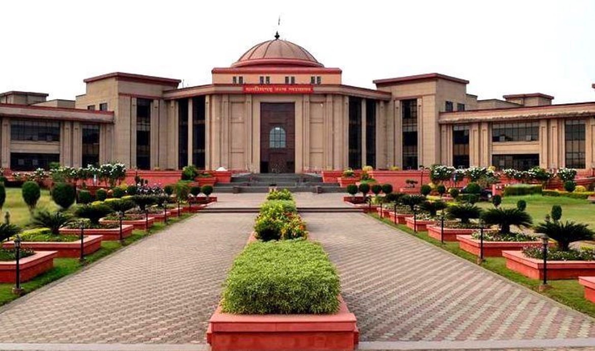 RTE पर हाईकोर्ट सख्त: हर निजी स्कूल की आरक्षित सीटों का देना होगा हिसाब, 3 सप्ताह में सरकार से मांगा विस्तृत चार्ट